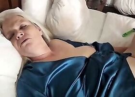Watch Hot BBW MILF Getting Her Pussy Ate!
