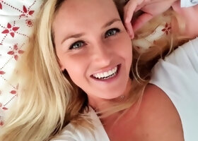 Mega breasted MILF blonde fingers her chubby cunt