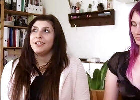 Amateur brunette gets finger-tickled by her hottest friend