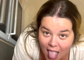 Juicerbbws British Deep-Throat Blowjobs on Juicerbbws Hung Stud