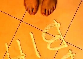 Solo masturbation and the foot fetish