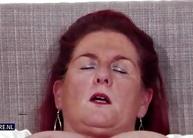 Dutch Cougar Manuelas Big-Tits Masturbation