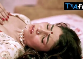 Leena Singh Sexy Scene  in Gulabo