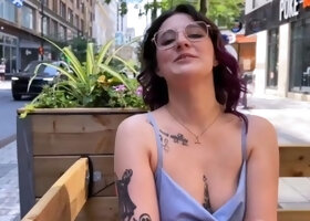 JacquieEtMichelTV - Jolly Wanted To Be Even Busier